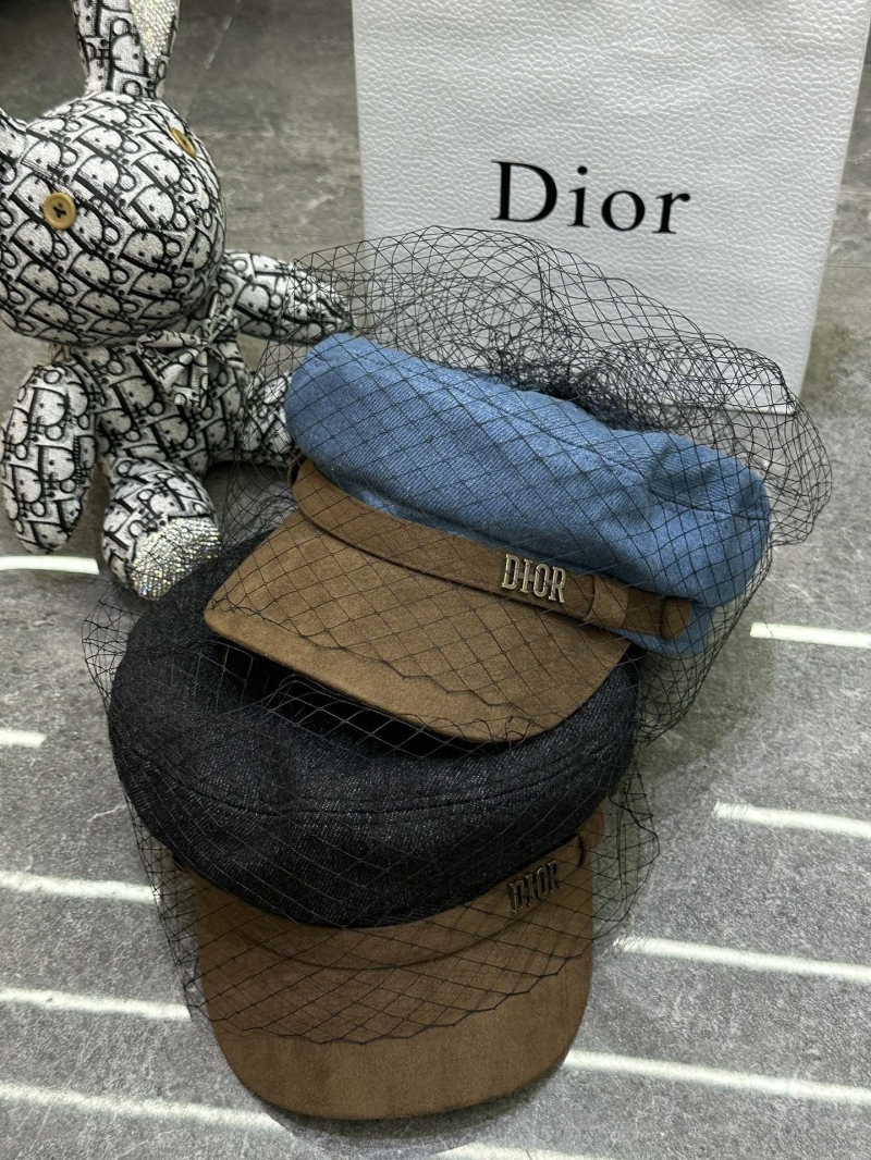 CHRISTIAN DIOR